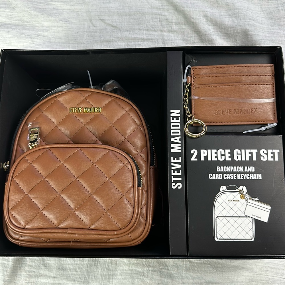 Steve Madden 2 piece gift set backpack and wallet key chain, brown leather